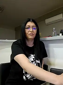 Snapshot of Milf_Abigail chatting on February 2025 04:37:01 AM Milf Abigail online show from February 2025 04:37:01 AM