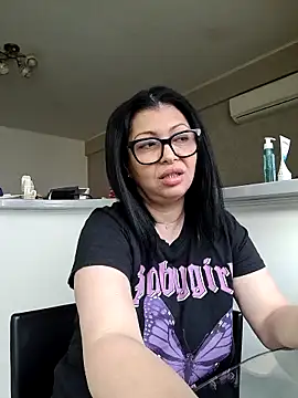 Milf Abigail online show from June 2026 04:04:02 AM