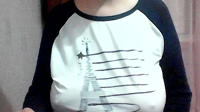 Snapshot of AnaXBerry chatting on November 2025 06:43:01 PM AnaXBerry online show from November 2025 06:43:01 PM