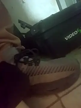 Snapshot of AlanDickson chatting on October 2025 08:26:02 AM AlanDickson online show from October 2025 08:26:02 AM