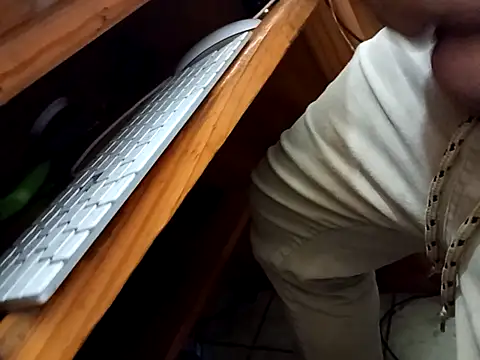 Snapshot of AlanDickson chatting on November 2025 02:29:02 PM AlanDickson online show from November 2025 02:29:02 PM