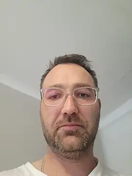 Makakker online show from February 2026 05:55:02 AM