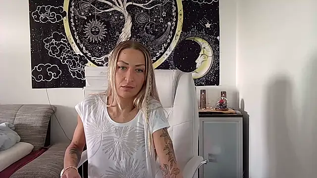 SexxyLiviaa online show from October 2025 02:36:01 PM