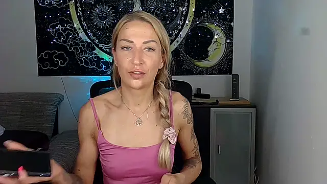 SexxyLiviaa online show from June 2026 01:01:01 AM