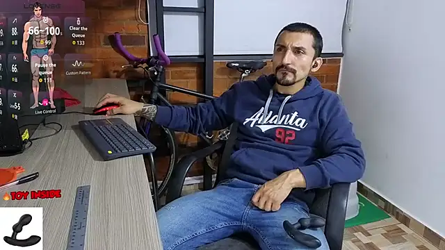 Marck Muscle online show from October 2025 02:54:01 AM