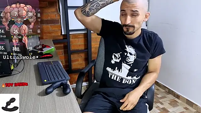 Marck Muscle online show from December 2025 02:08:02 AM