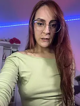 Buttyy Cherry online show from May 2026 06:02:01 PM