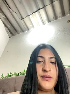 Snapshot of alondra_darling chatting on October 2025 05:19:02 PM alondra darling online show from October 2025 05:19:02 PM