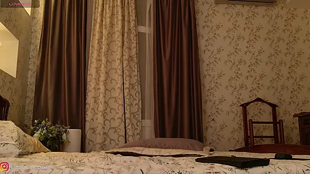 Snapshot of Neko_Kimiko chatting on January 2025 04:04:01 PM Neko Kimiko online show from January 2025 04:04:01 PM