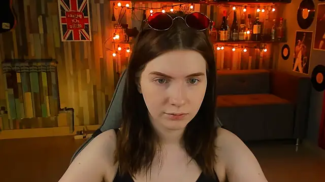 Snapshot of AliceRisinka chatting on February 2025 11:11:02 AM AliceRisinka online show from February 2025 11:11:02 AM