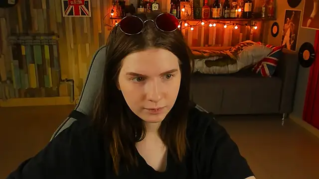 Snapshot of AliceRisinka chatting on February 2025 11:10:01 AM AliceRisinka online show from February 2025 11:10:01 AM