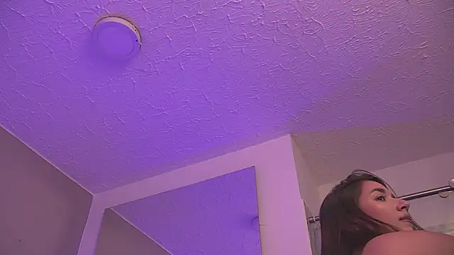 Lilly Peach22 online show from December 2024 11:18:02 PM