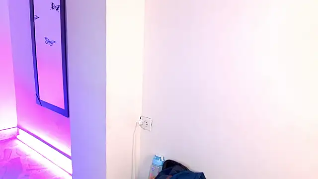 Lilly Peach22 online show from September 2025 05:18:01 AM