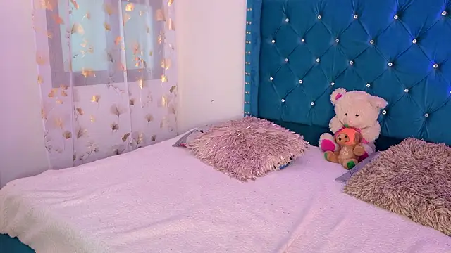 Lilly Peach22 online show from February 2026 03:38:02 AM