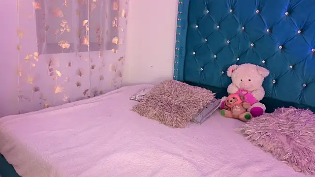 Lilly Peach22 online show from April 2026 04:10:02 AM