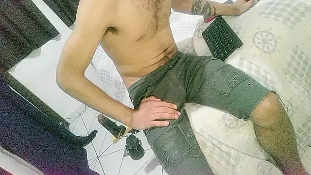 UncutToyBoy23cm online show from November 2025 04:30:01 PM