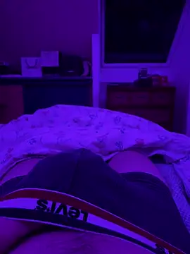 Maxxxooouuu online show from April 2026 09:50:01 PM