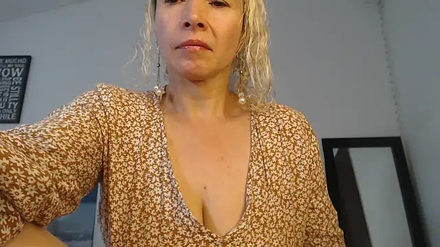 Snapshot of Ingridbergman chatting on February 2025 03:52:01 PM Ingridbergman online show from February 2025 03:52:01 PM