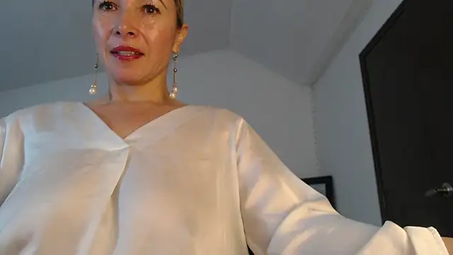 Snapshot of Ingridbergman chatting on February 2025 02:52:02 PM Ingridbergman online show from February 2025 02:52:02 PM