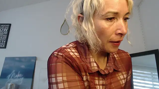 Snapshot of Ingridbergman chatting on February 2025 03:10:02 PM Ingridbergman online show from February 2025 03:10:02 PM