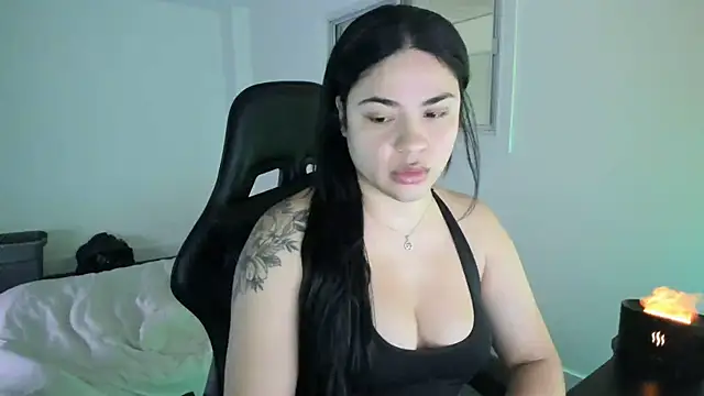 Snapshot of MelSaunders chatting on February 2025 02:38:02 AM MelSaunders online show from February 2025 02:38:02 AM