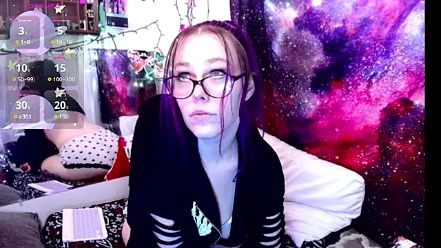 Snapshot of EverlyEster chatting on February 2025 08:07:01 AM EverlyEster online show from February 2025 08:07:01 AM