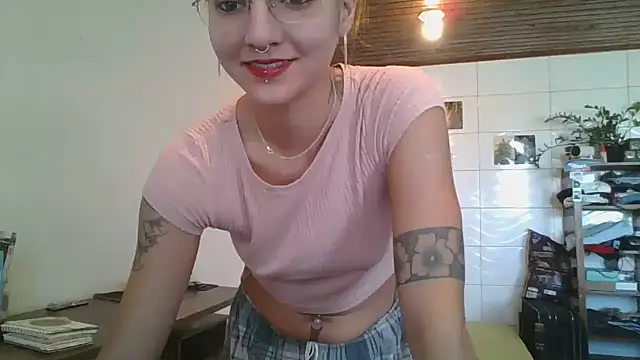 Snapshot of SweetyBabyDemon chatting on April 2026 01:17:01 PM SweetyBabyDemon online show from April 2026 01:17:01 PM