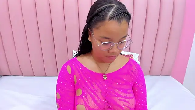 ISABELLA 020 online show from February 2025 12:11:02 PM