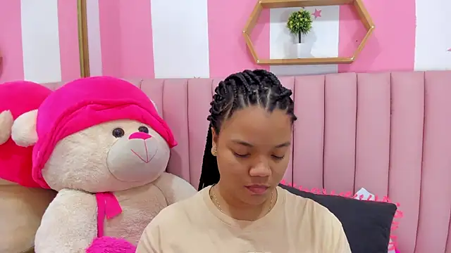 ISABELLA 020 online show from October 2025 12:38:01 PM