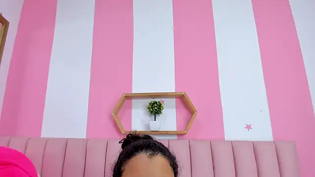 ISABELLA 020 online show from June 2026 12:25:01 PM