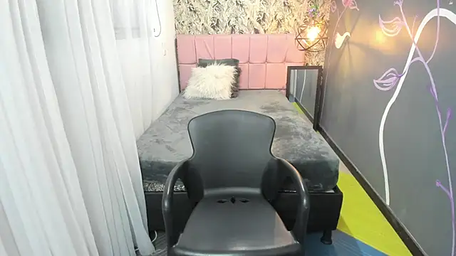 Snapshot of EmmaaEvans_ chatting on January 2025 11:51:02 AM EmmaaEvans online show from January 2025 11:51:02 AM