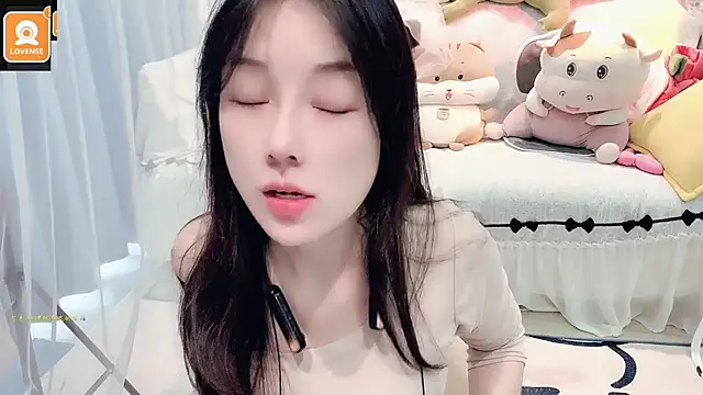 Snapshot of AKiKi711 chatting on September 2025 03:43:01 AM AKiKi711 online show from September 2025 03:43:01 AM