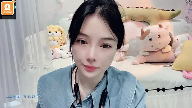 Snapshot of AKiKi711 chatting on October 2025 03:14:02 AM AKiKi711 online show from October 2025 03:14:02 AM