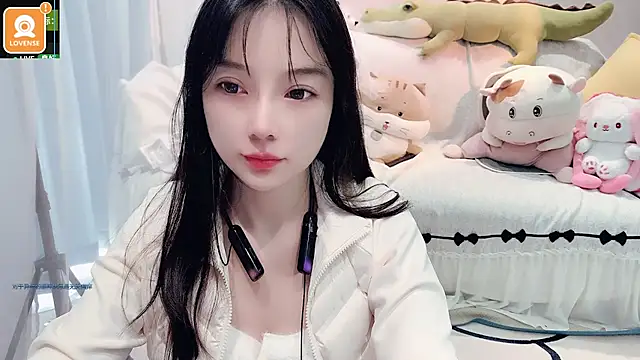 Snapshot of AKiKi711 chatting on October 2025 04:36:01 AM AKiKi711 online show from October 2025 04:36:01 AM