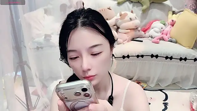 Snapshot of AKiKi711 chatting on June 2026 05:21:01 AM AKiKi711 online show from June 2026 05:21:01 AM