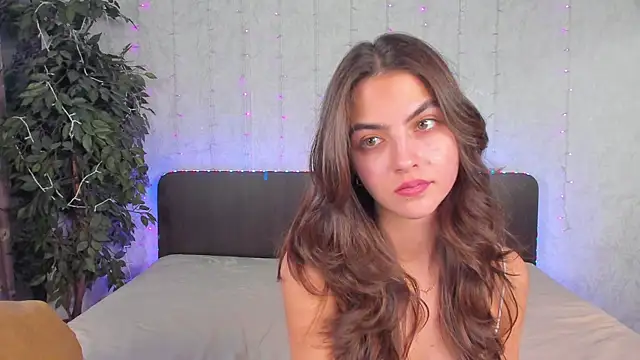 Milana Crystal  online show from December 2024 08:11:01 AM