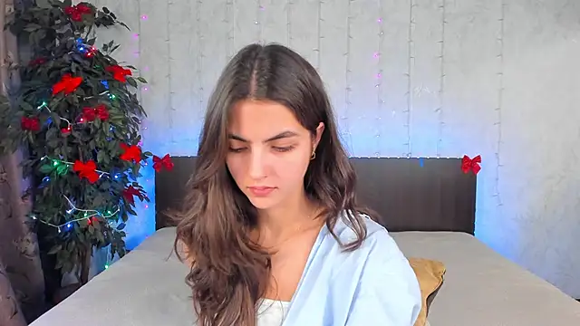 Milana Crystal  online show from December 2024 11:17:02 AM