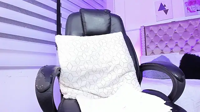 Snapshot of Danna_Ramiirez chatting on December 2024 12:00:02 AM Danna Ramiirez online show from December 2024 12:00:02 AM