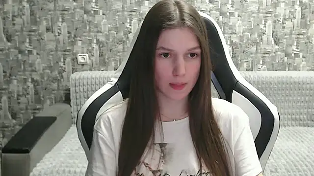 Snapshot of MissMiaCutie chatting on March 2025 06:07:01 PM MissMiaCutie online show from March 2025 06:07:01 PM