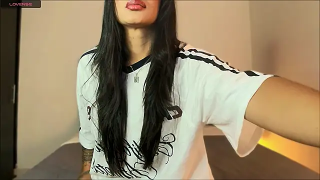 Dannawells online show from November 2025 07:50:02 PM