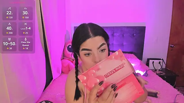 Kylie2211 online show from May 2026 01:22:01 AM
