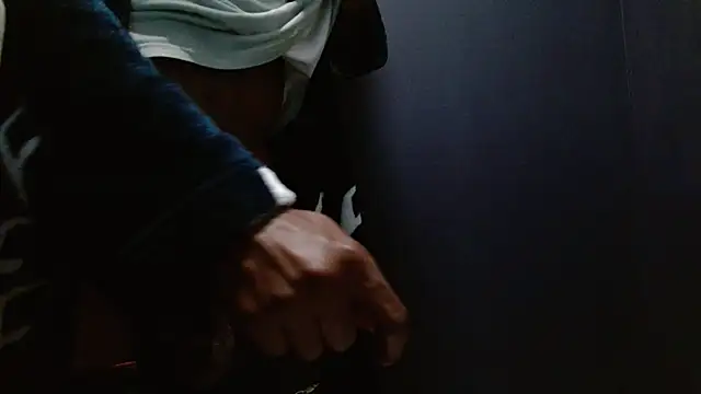 Snapshot of phbbcsham chatting on December 2025 07:03:02 AM phbbcsham online show from December 2025 07:03:02 AM