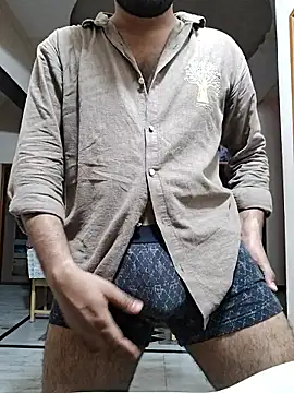 Vickyy 001 online show from April 2026 05:00:01 PM