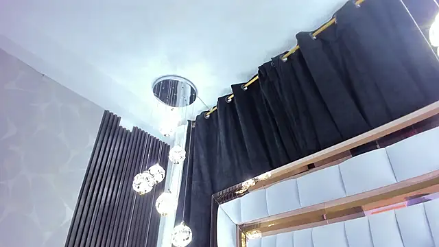 SarayRoyse online show from October 2025 07:34:01 PM