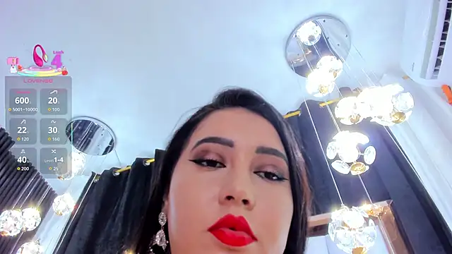 SarayRoyse online show from November 2025 07:28:01 PM