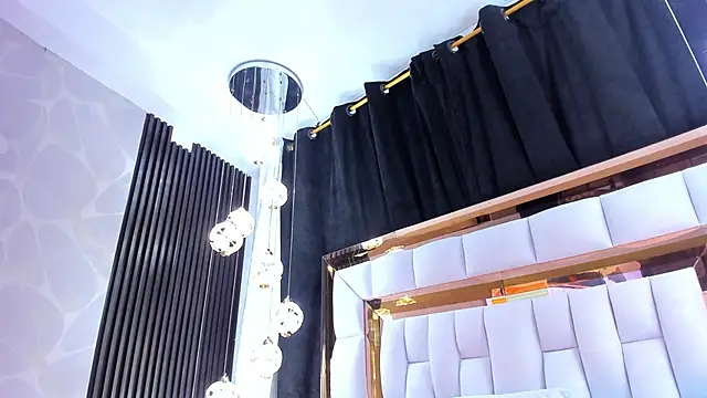 SarayRoyse online show from February 2026 07:42:02 PM