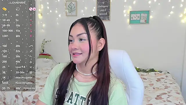Snapshot of cute_baby5 chatting on December 2024 10:45:01 PM cute baby5 online show from December 2024 10:45:01 PM