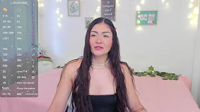Snapshot of cute_baby5 chatting on December 2024 08:34:01 PM cute baby5 online show from December 2024 08:34:01 PM