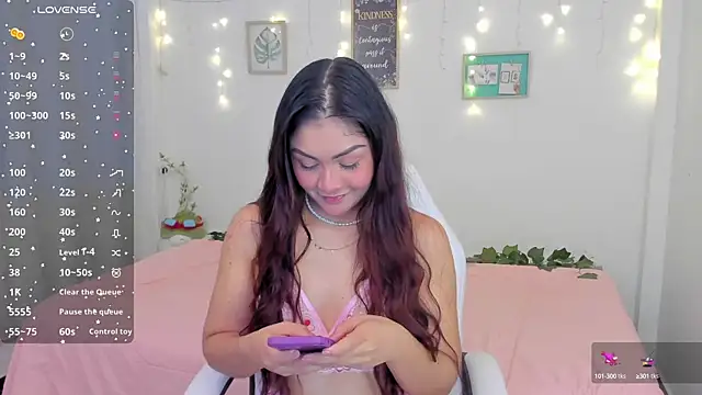 Snapshot of cute_baby5 chatting on February 2025 09:40:01 PM cute baby5 online show from February 2025 09:40:01 PM