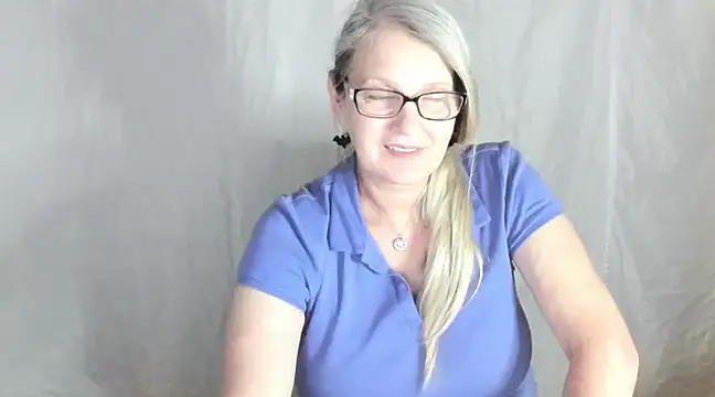 Snapshot of irinamaux chatting on February 2025 05:09:02 PM irinamaux online show from February 2025 05:09:02 PM